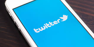 ¿Pueden cometerse delitos vía Twitter? Los jueces analizan la naturaleza del ‘retuit’