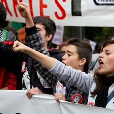 Derecho de huelga: ¿Es legal que la empresa acuda a otros negocios para que acaben el trabajo pendiente?