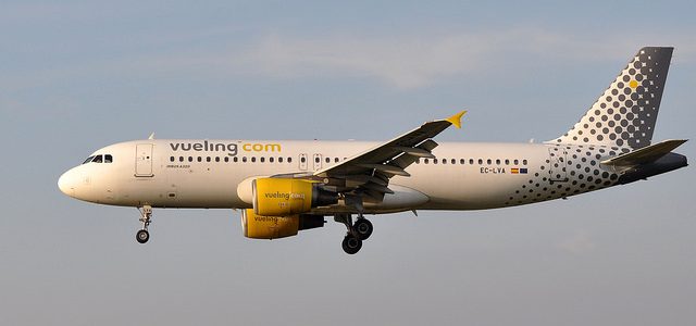 Cancelación de vuelos: la aerolínea debe pagar también las comisiones por intermediario… con execepciones