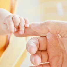 Llega el permiso de paternidad de 8 semanas