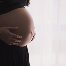 Prestación por maternidad o paternidad y coronavirus: ¿Cómo me afecta?